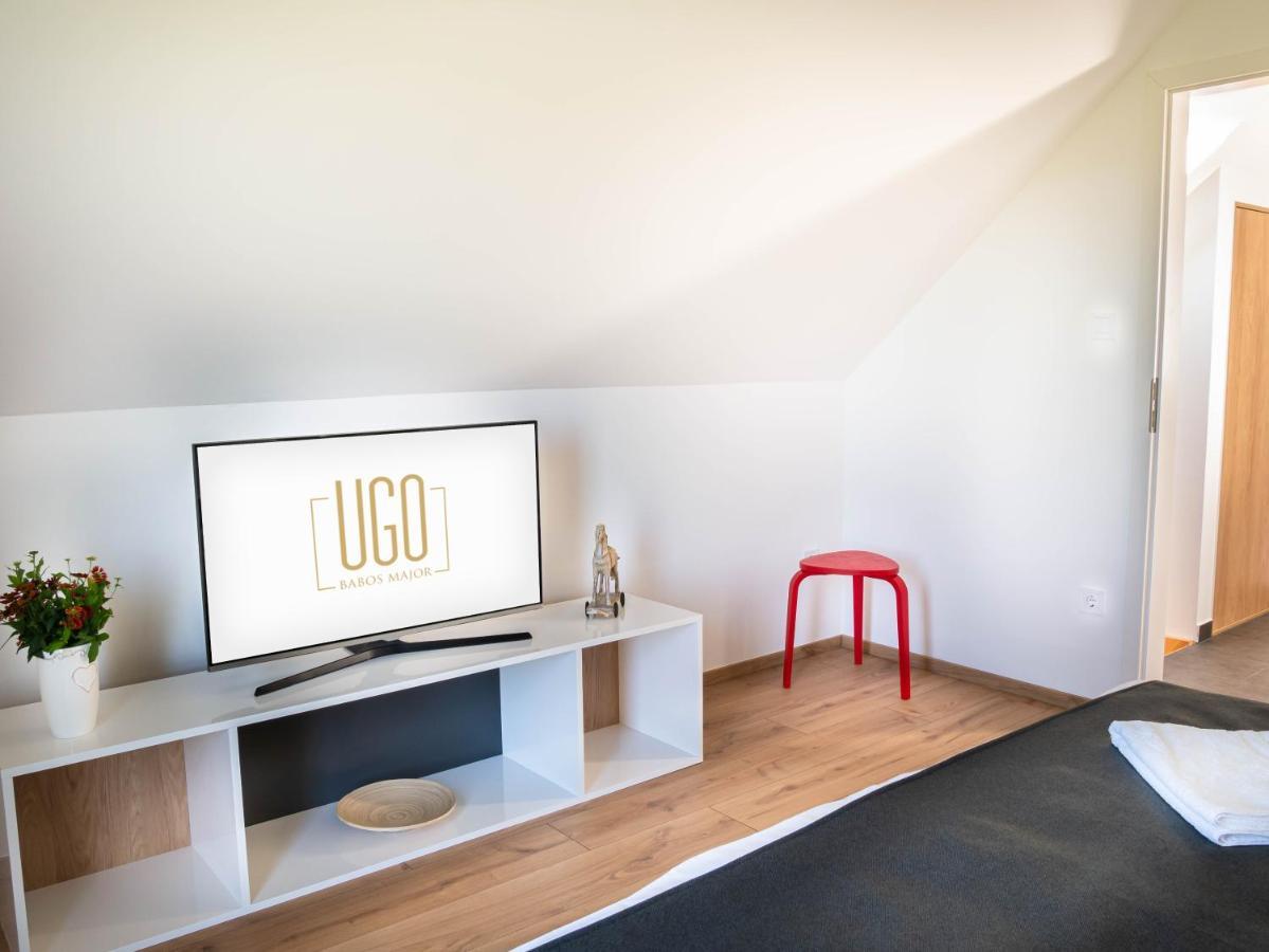 Ugo Apartman Halaszi Luaran gambar