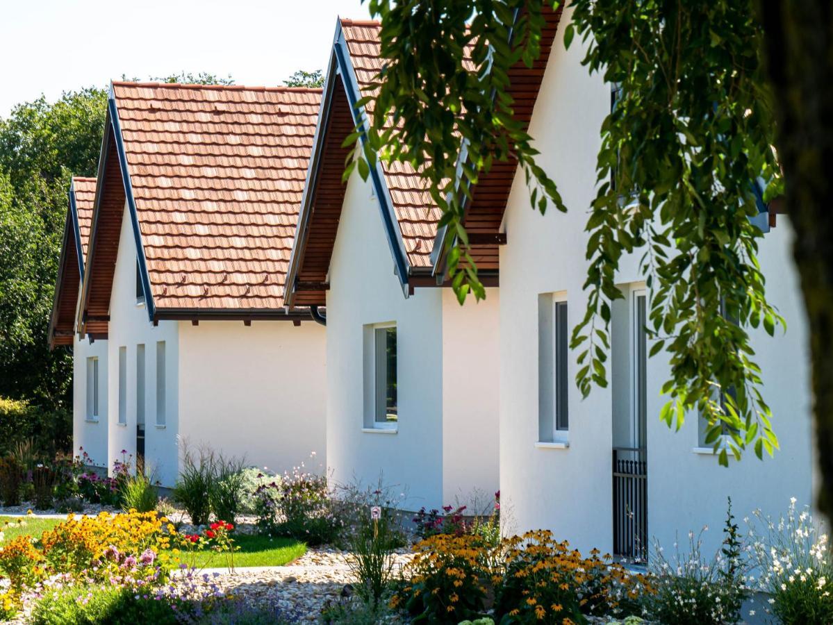 Ugo Apartman Halaszi Luaran gambar