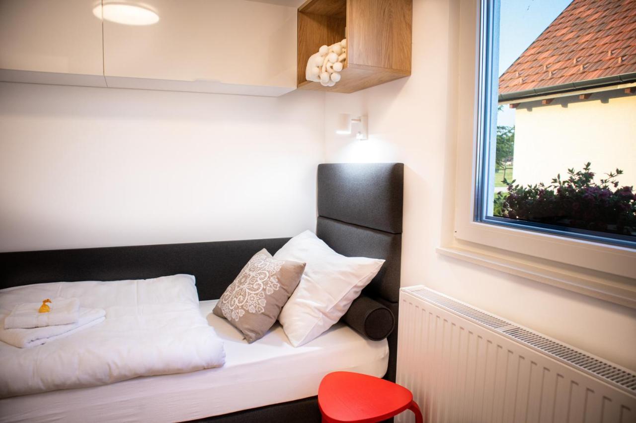 Ugo Apartman Halaszi Luaran gambar