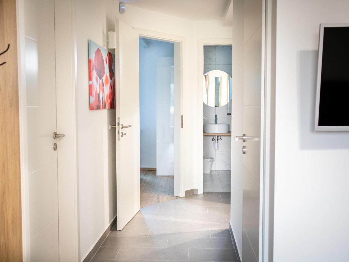 Ugo Apartman Halaszi Luaran gambar