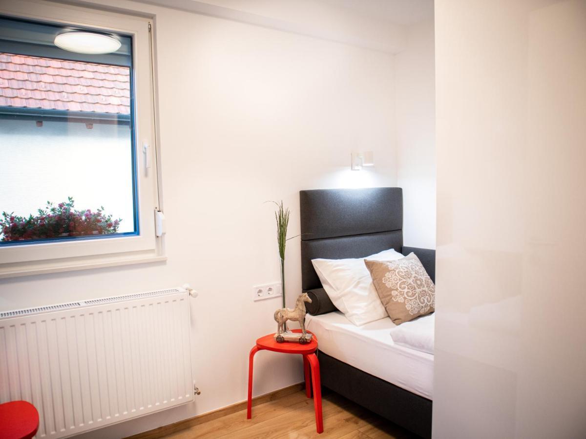 Ugo Apartman Halaszi Luaran gambar