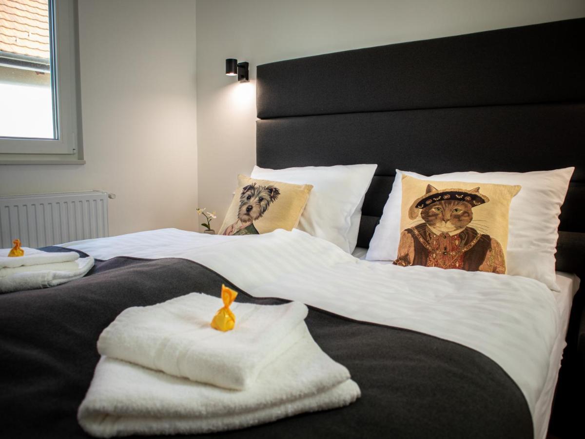 Ugo Apartman Halaszi Luaran gambar