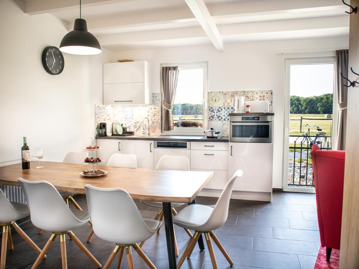 Ugo Apartman Halaszi Luaran gambar
