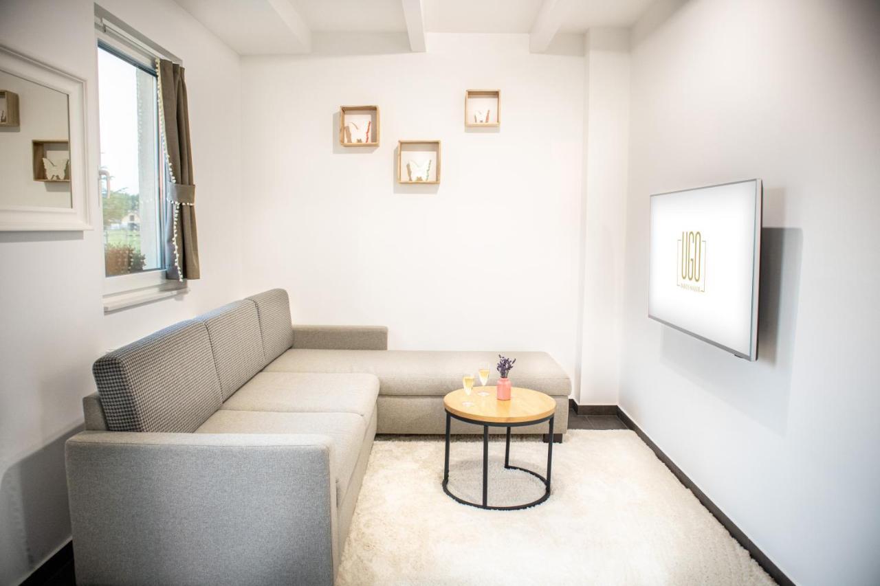 Ugo Apartman Halaszi Luaran gambar