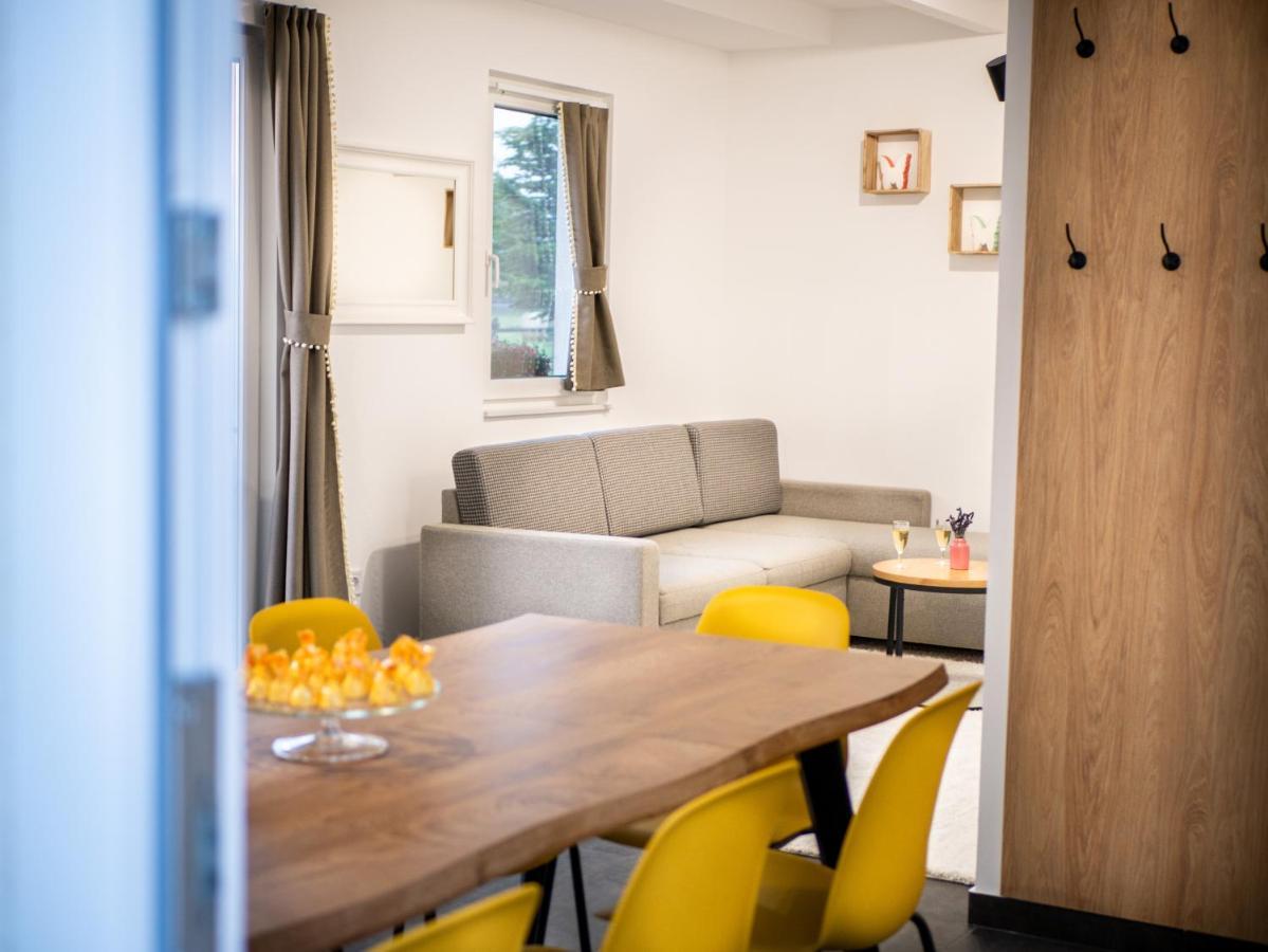 Ugo Apartman Halaszi Luaran gambar