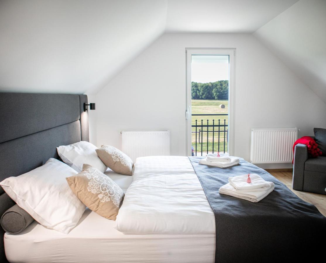 Ugo Apartman Halaszi Luaran gambar