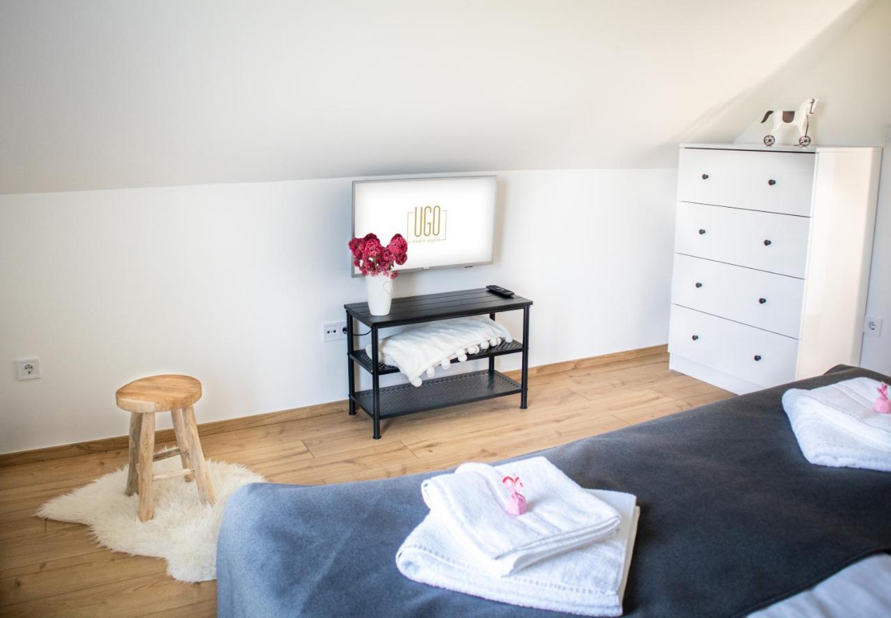 Ugo Apartman Halaszi Luaran gambar