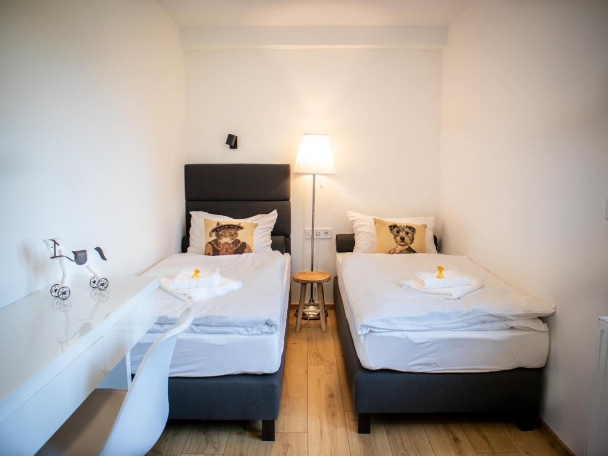 Ugo Apartman Halaszi Luaran gambar