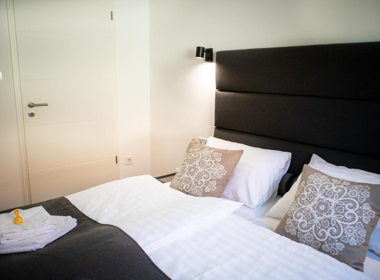 Ugo Apartman Halaszi Luaran gambar