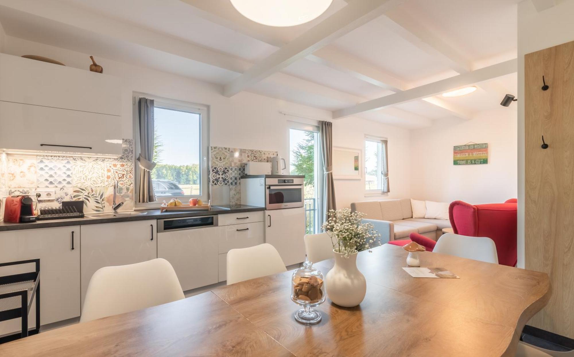 Ugo Apartman Halaszi Luaran gambar