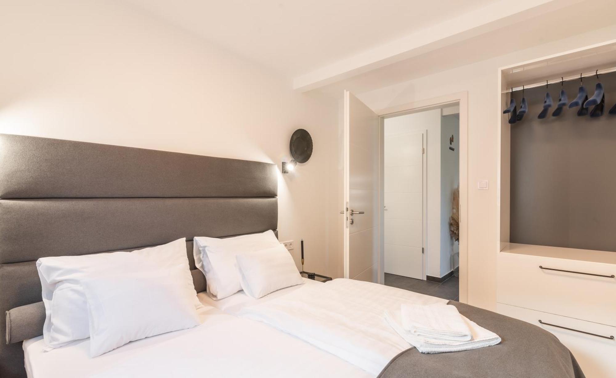 Ugo Apartman Halaszi Luaran gambar