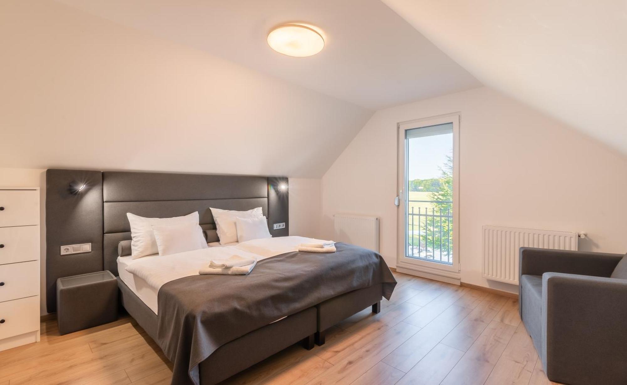 Ugo Apartman Halaszi Luaran gambar