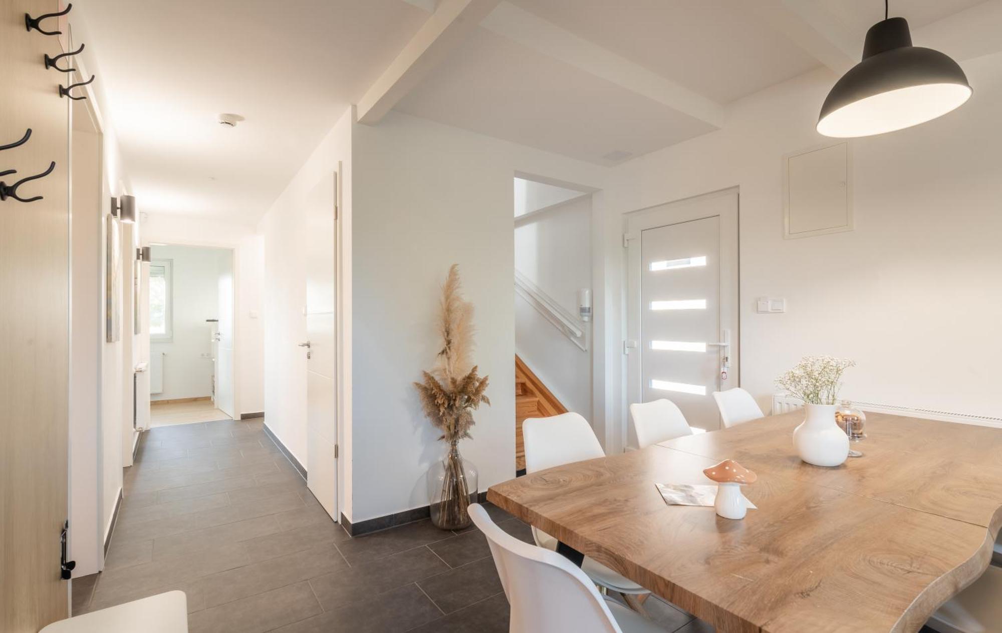 Ugo Apartman Halaszi Luaran gambar