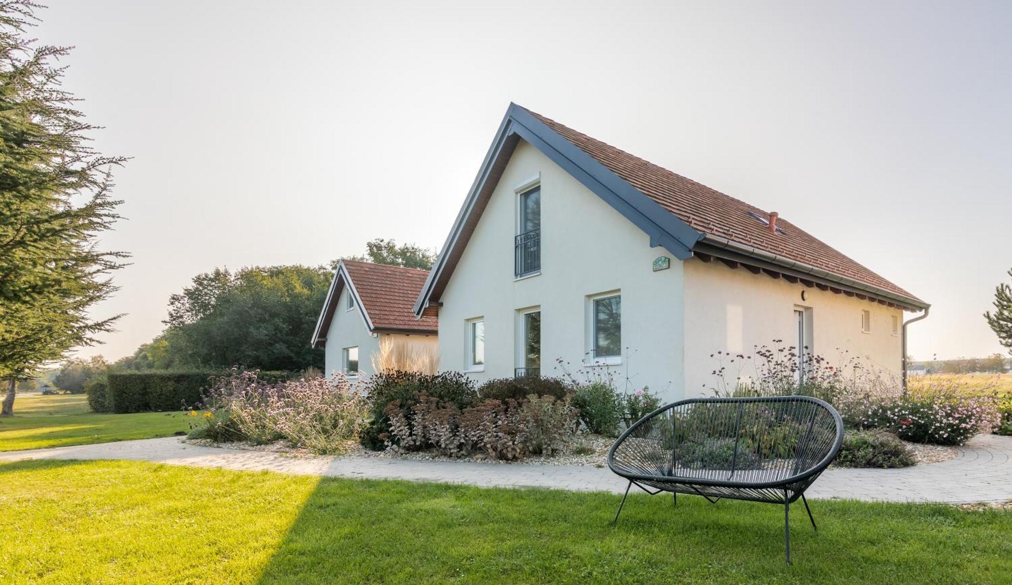 Ugo Apartman Halaszi Luaran gambar